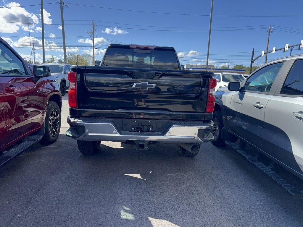2024 Chevrolet Silverado 2500HD LT photo 3