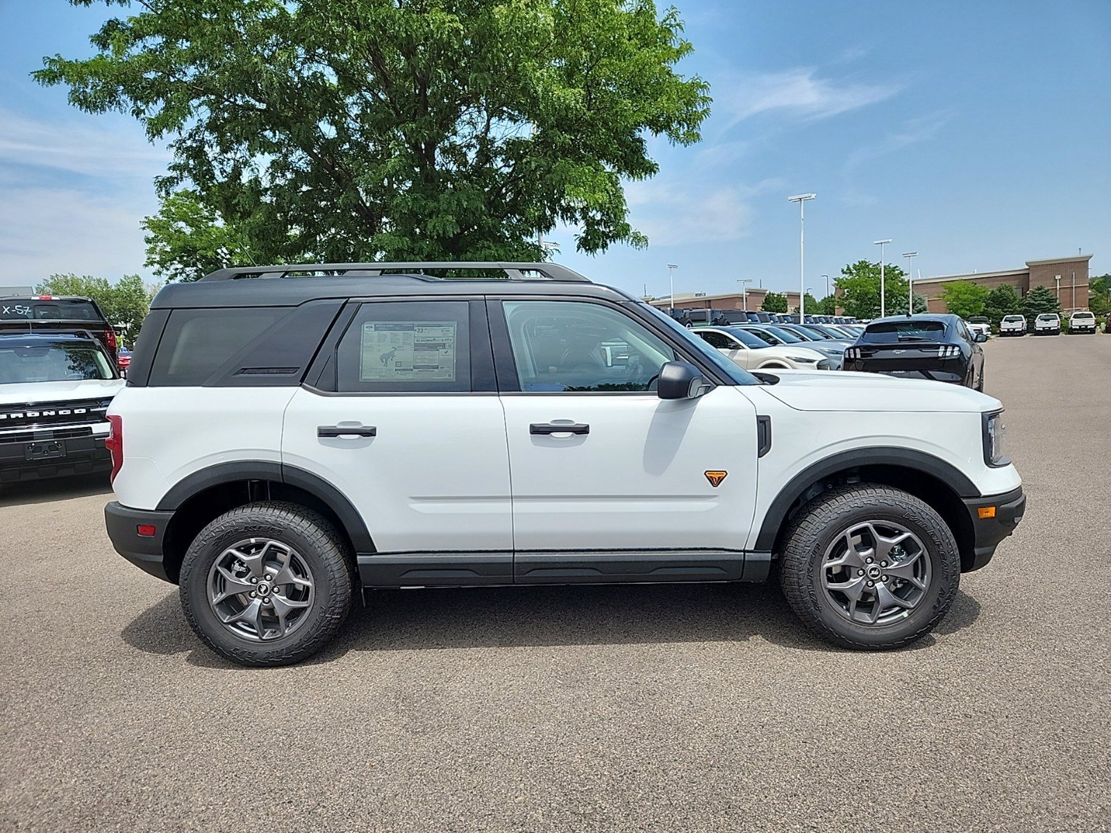 2024 Ford Bronco Sport Badlands photo 2