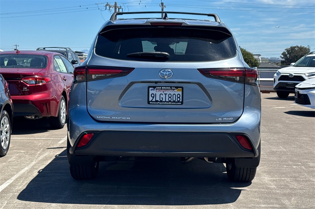 2024 Toyota Highlander LE photo 5