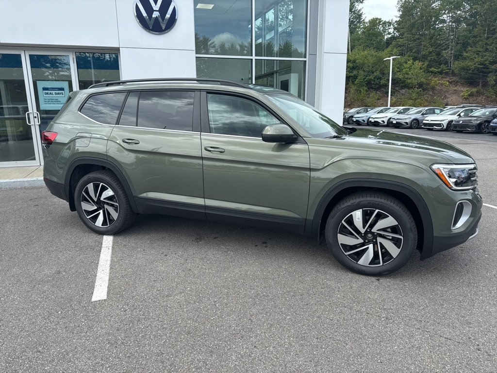 2026 Volkswagen Atlas SE Technology photo 12