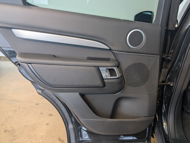 2025 Land Rover Discovery SE photo 21