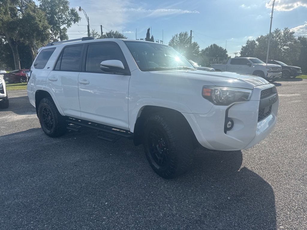 2022 Toyota 4Runner SR5 photo 3