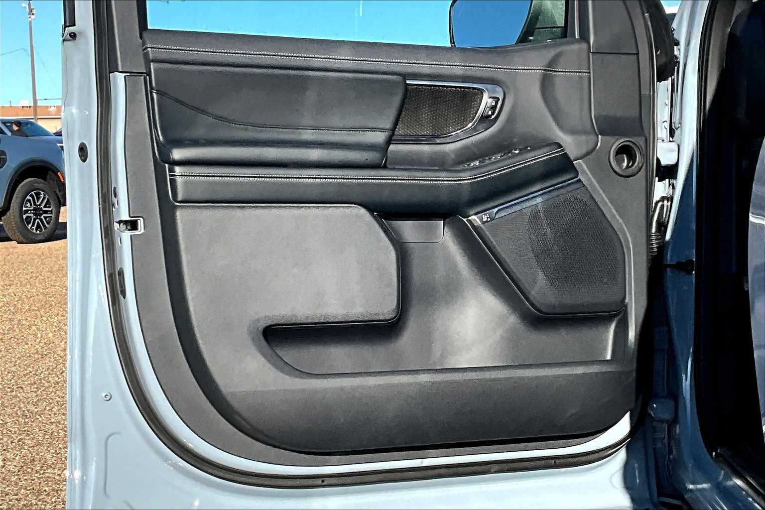 2025 Ford Expedition Platinum photo 10