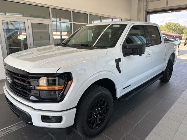 2025 Ford F-150 XLT photo 3