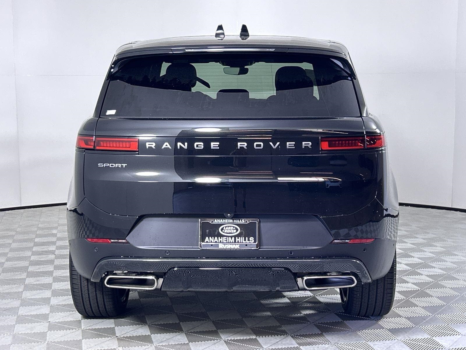 2025 Land Rover Range Rover Sport SE photo 3