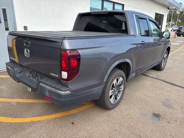 2017 Honda Ridgeline RTL-T photo 5