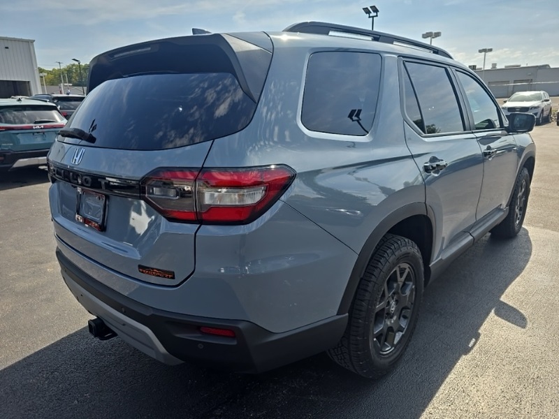 2024 Honda Pilot TrailSport Sport photo 5