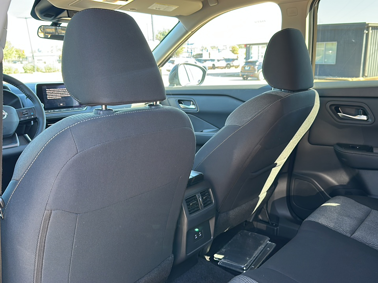 2025 Nissan Rogue SV photo 3