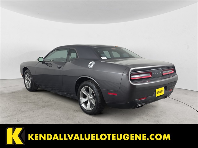 2016 Dodge Challenger SXT photo 3