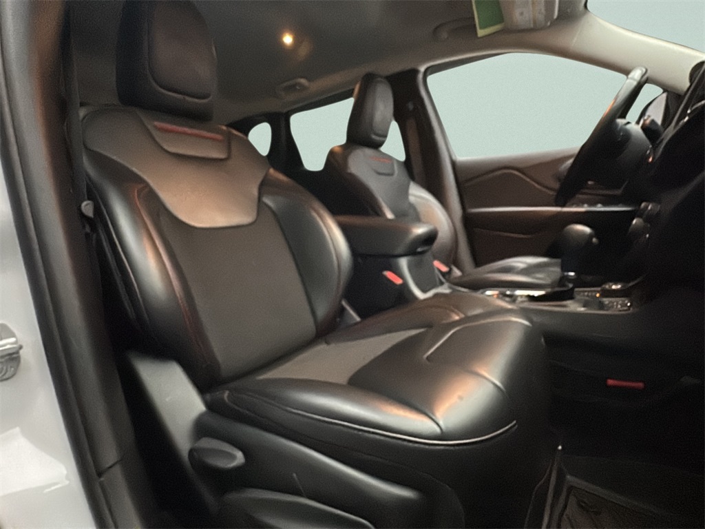 2020 Jeep Cherokee Trailhawk photo 12