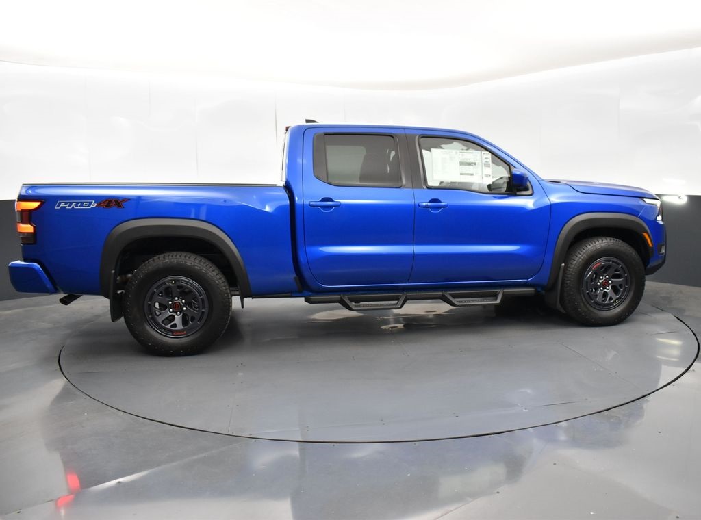 2025 Nissan Frontier photo 7