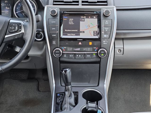 2017 Toyota Camry XLE photo 11