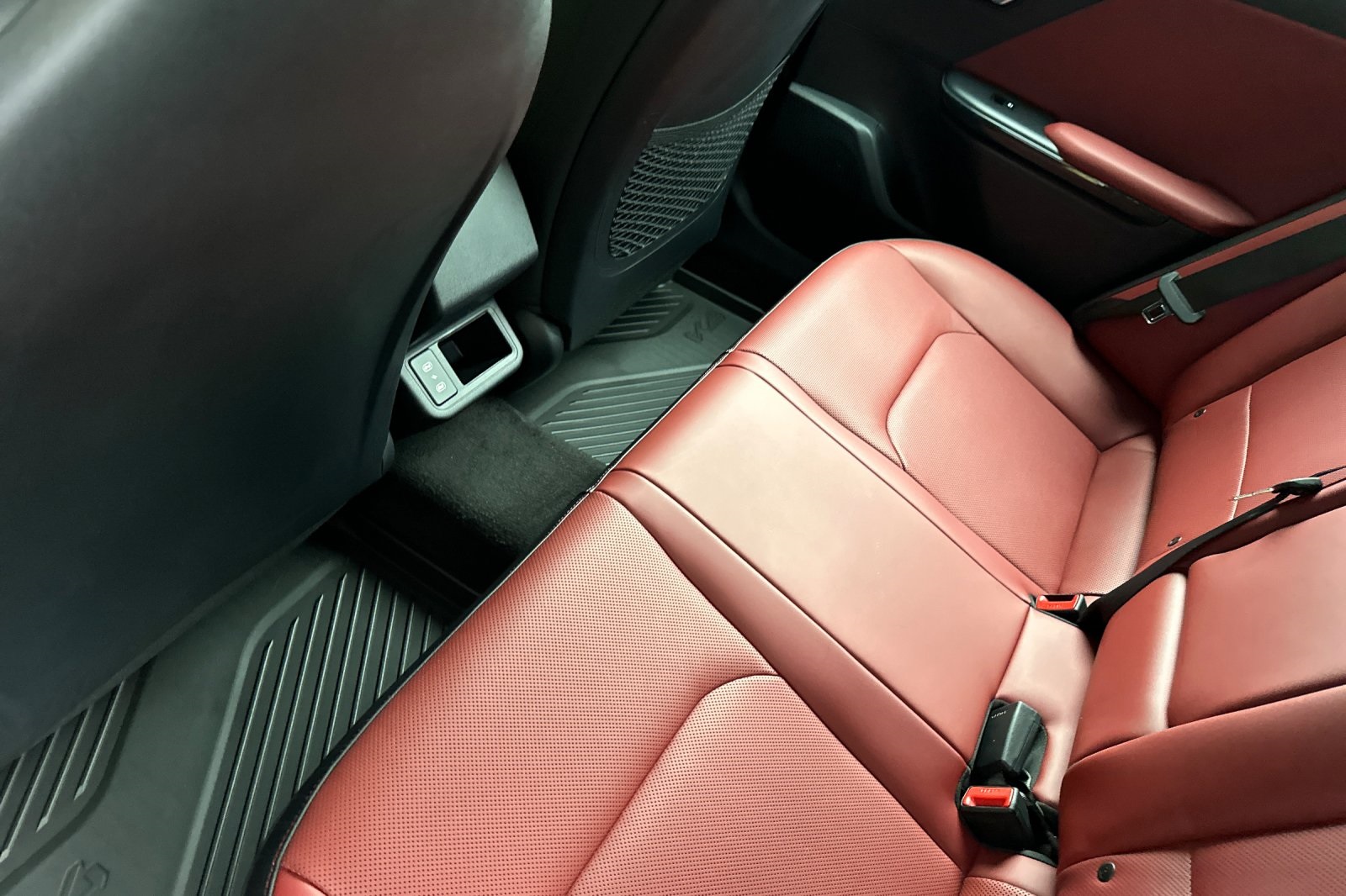 2025 Kia K4 GT-Line photo 7