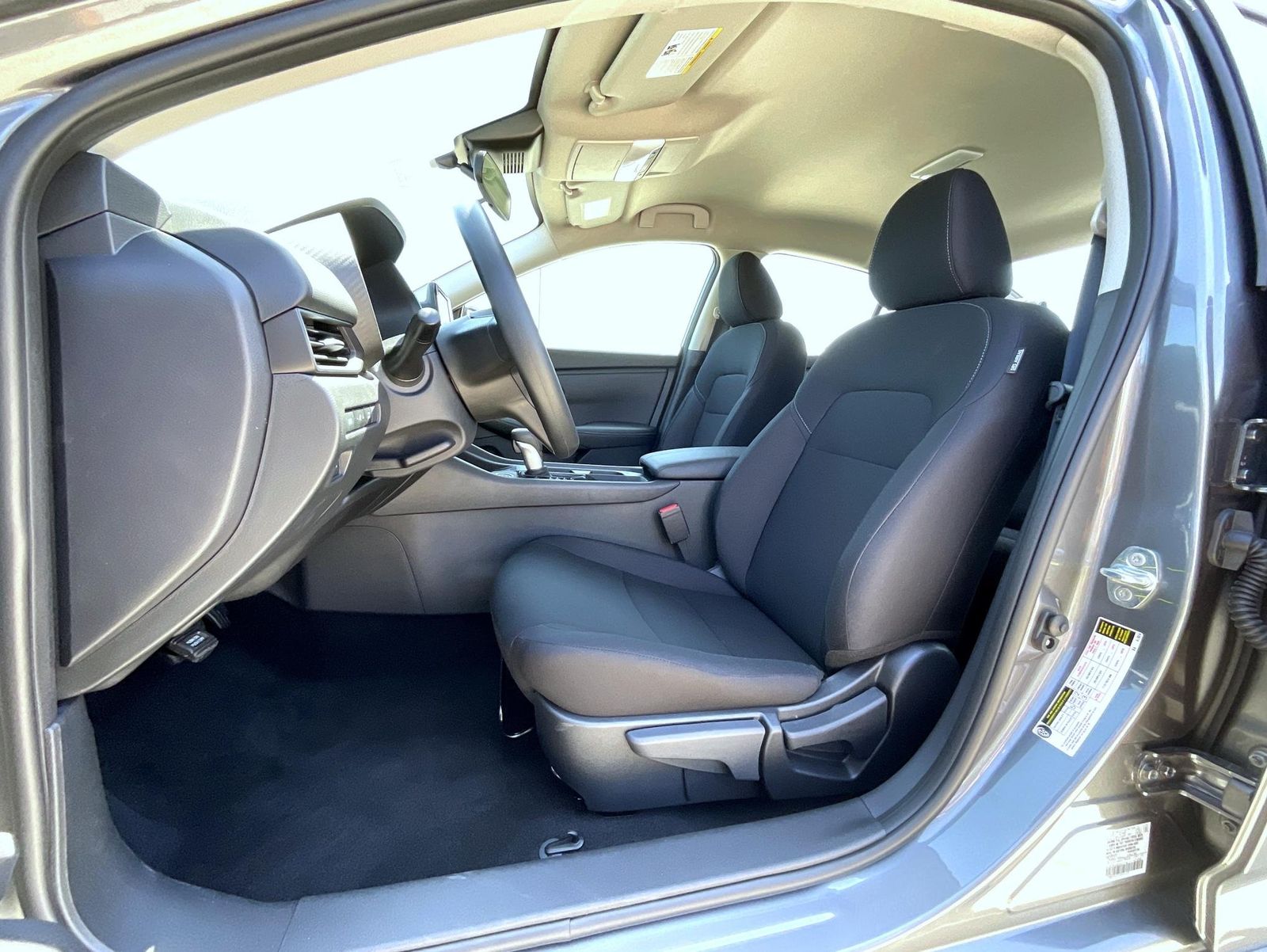 2025 Nissan Sentra S photo 10