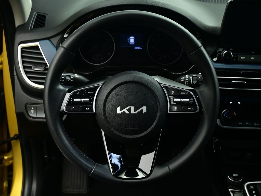 2023 Kia Seltos S Nightfall Edition photo 3