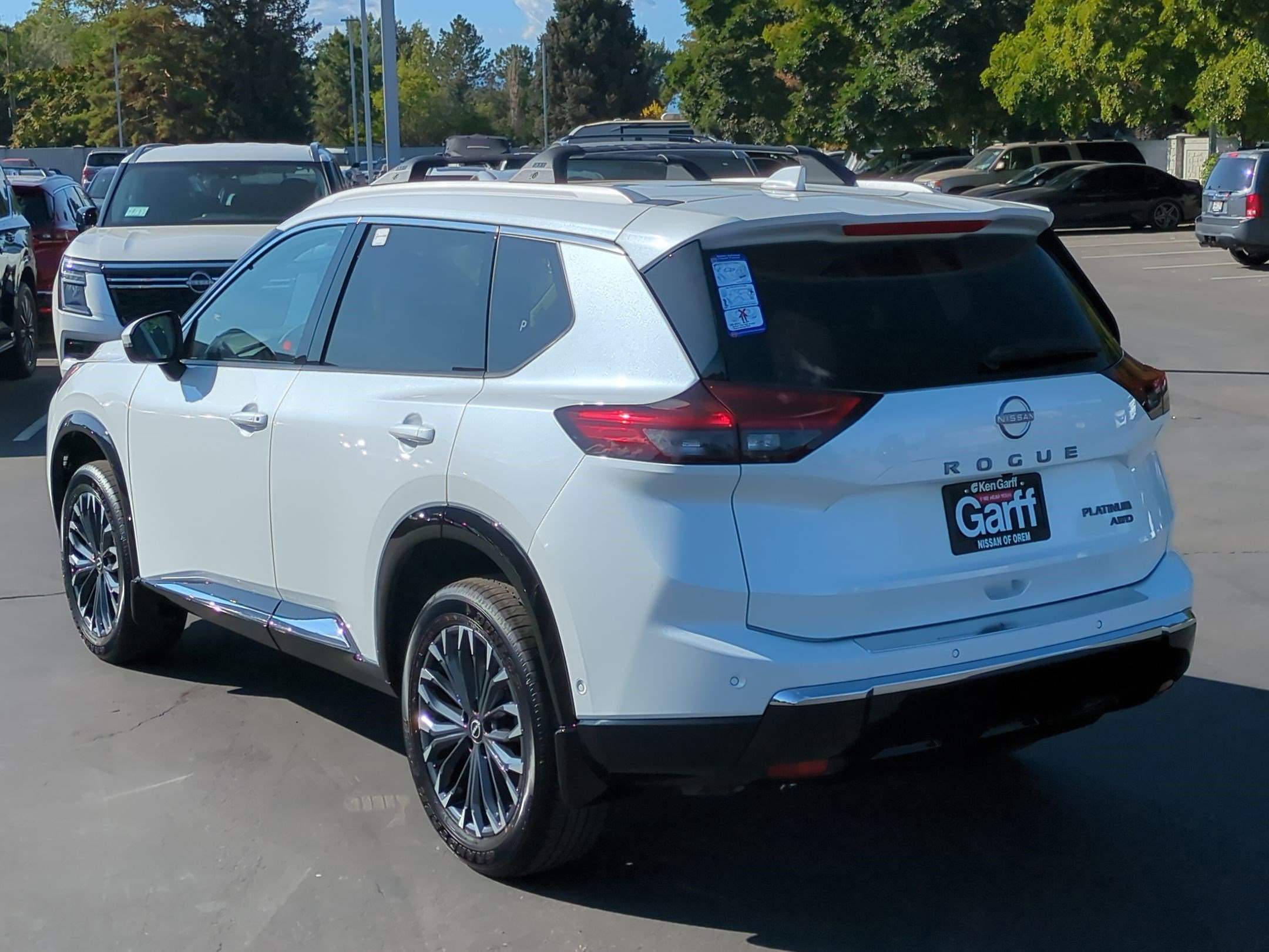 2026 Nissan Rogue Platinum photo 4