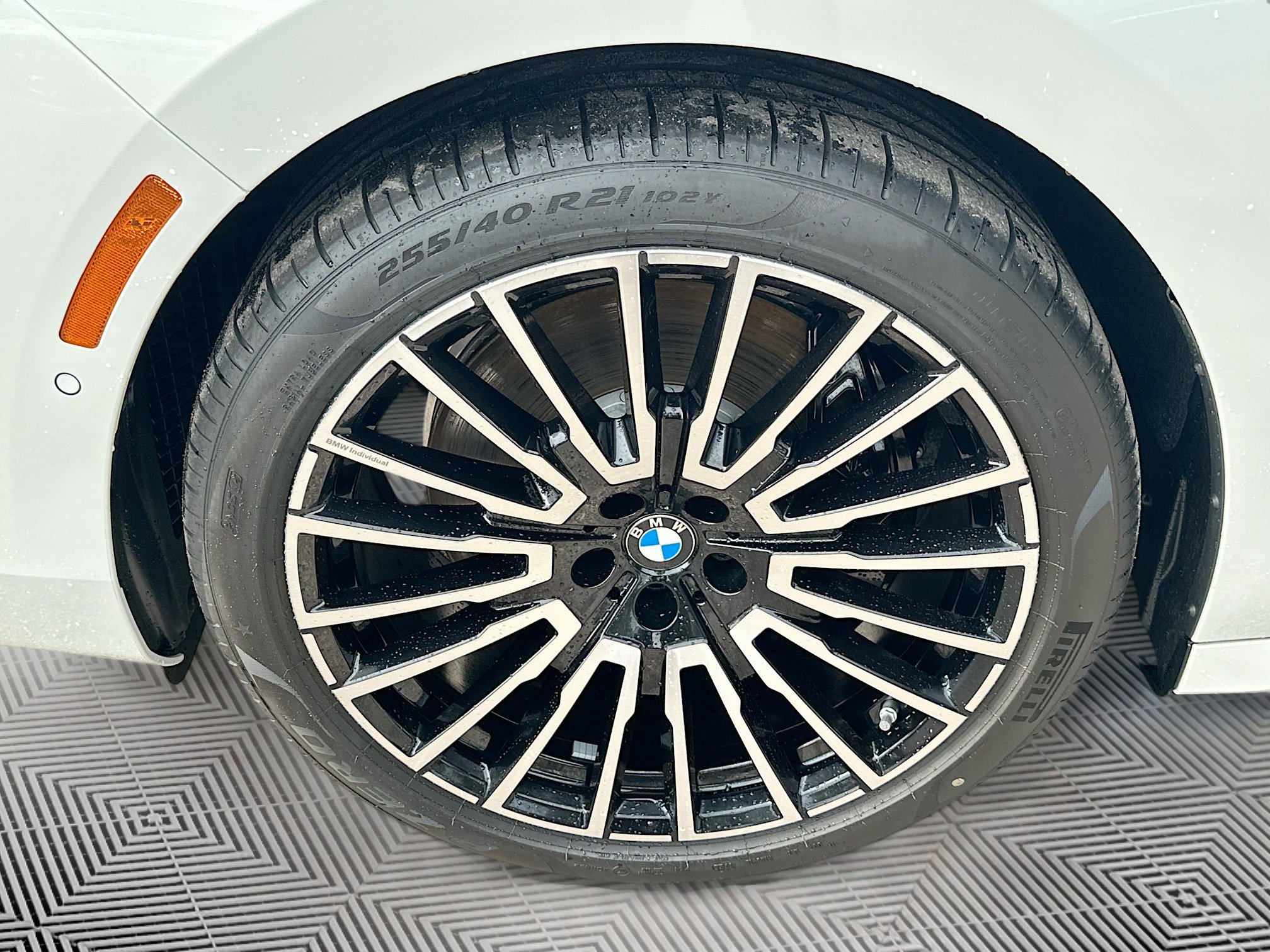 2026 Bmw 740i photo 25