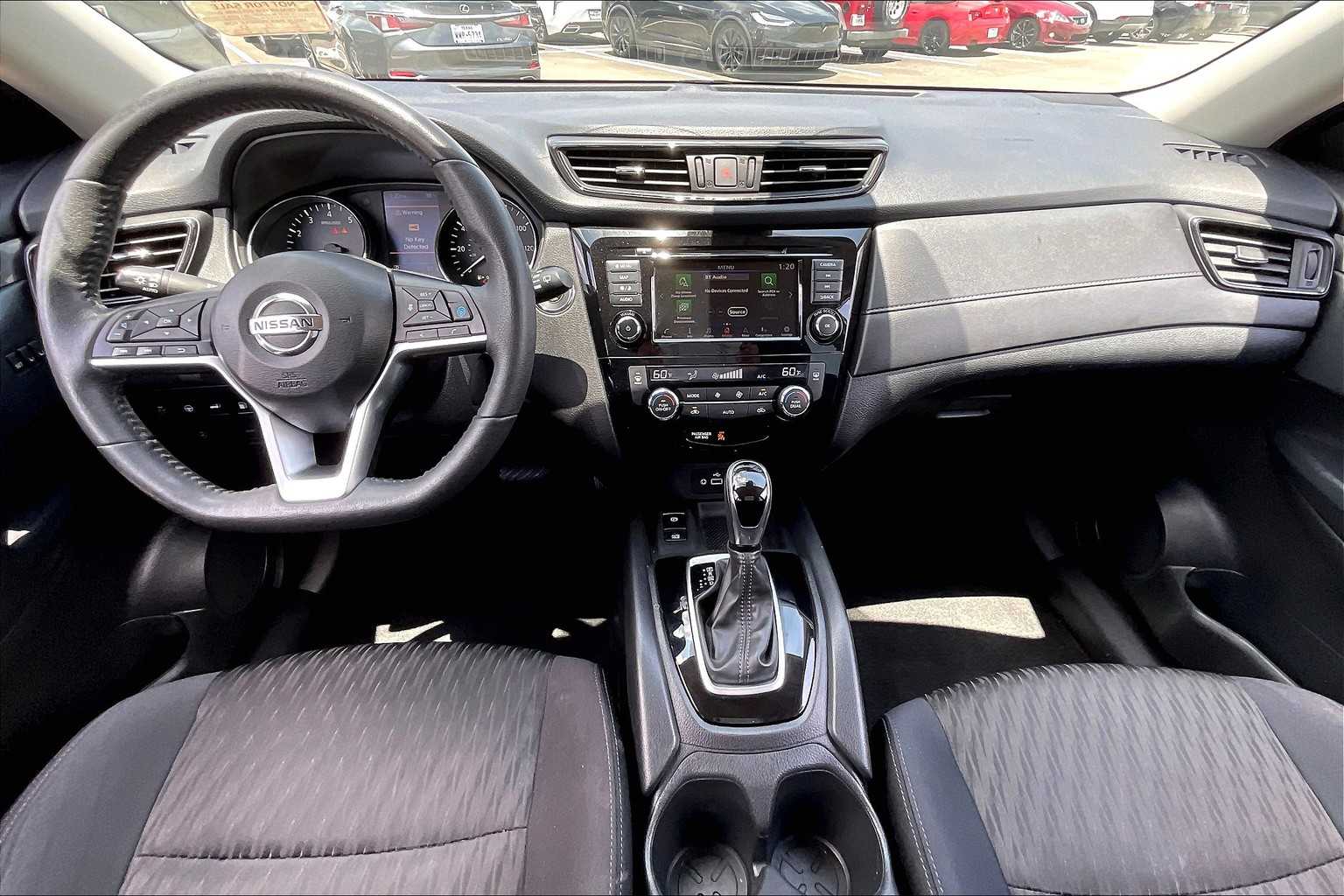 2019 Nissan Rogue SV photo 14