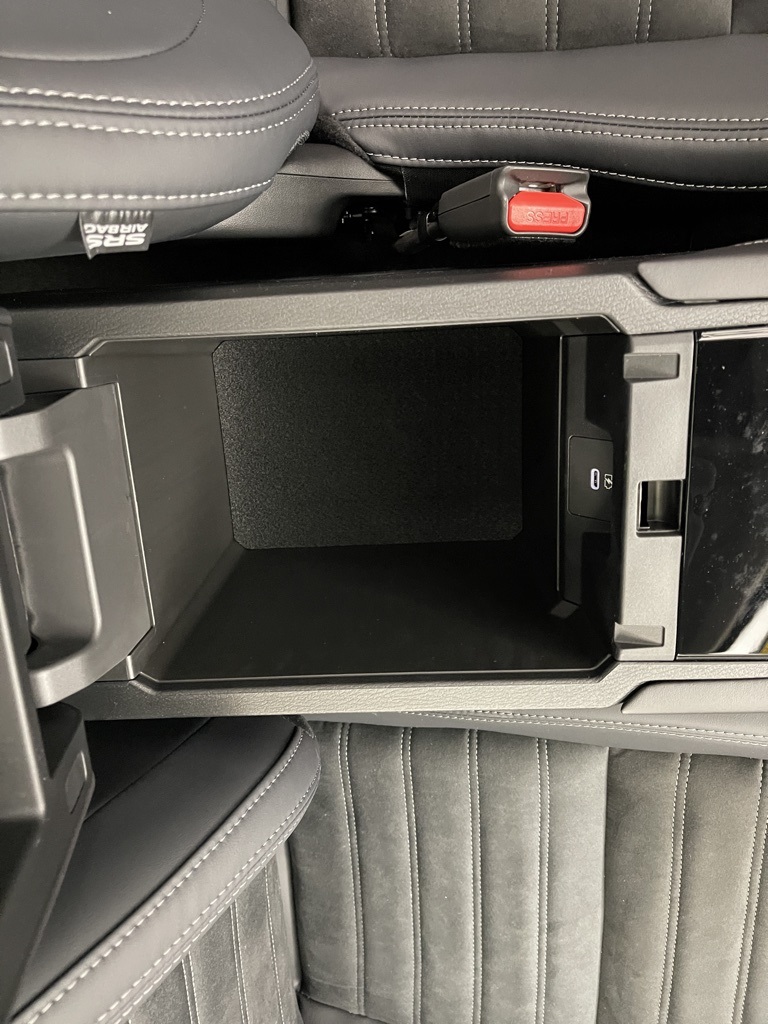 2025 Mitsubishi Outlander SE photo 11