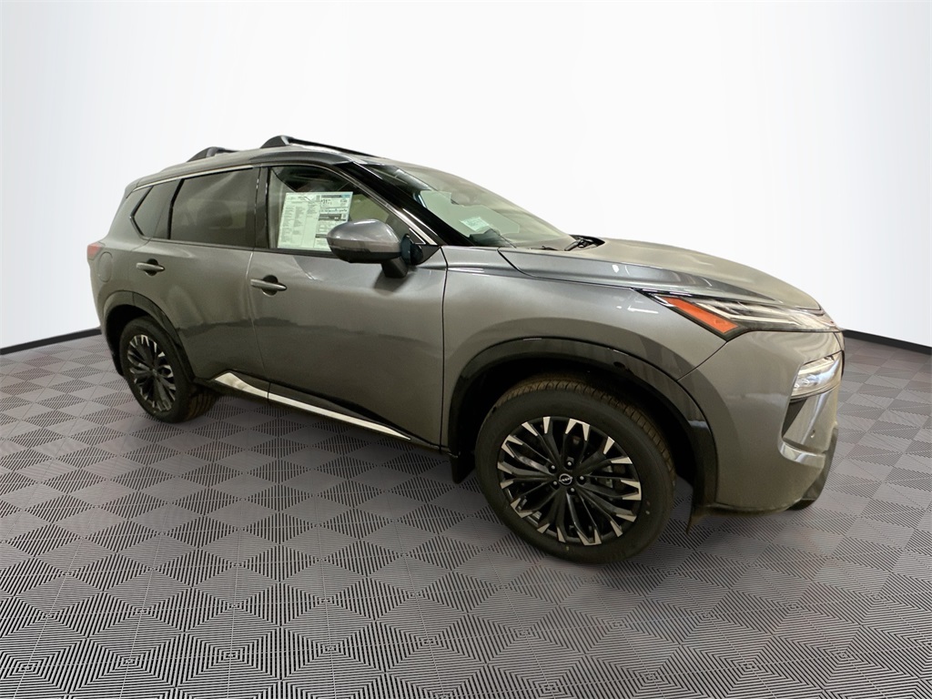 2025 Nissan Rogue Platinum photo 4