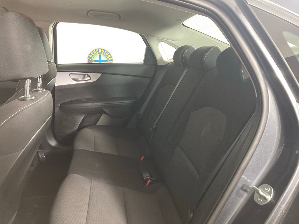 2024 Kia Forte LXS photo 3
