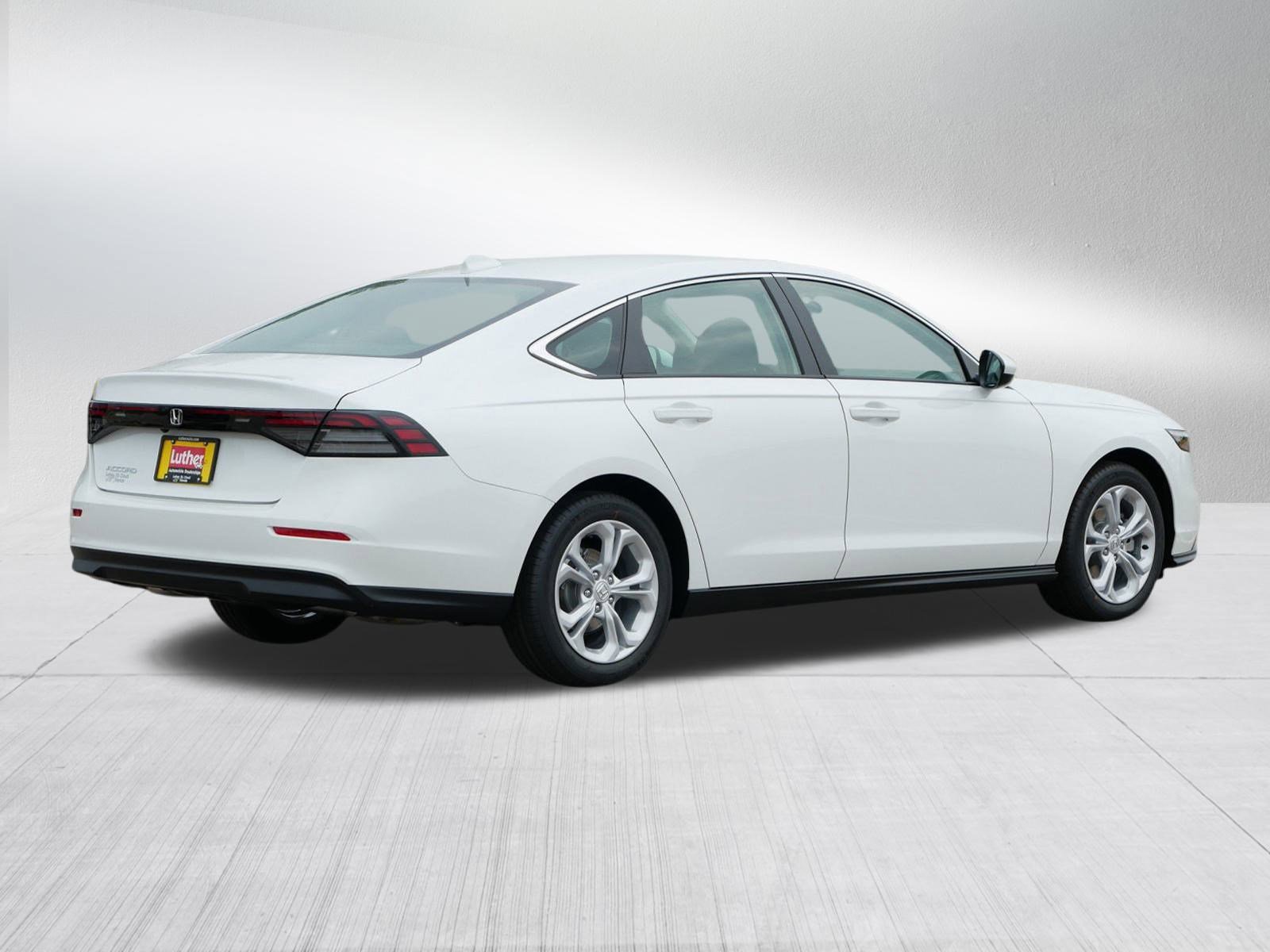 2025 Honda Accord LX photo 4
