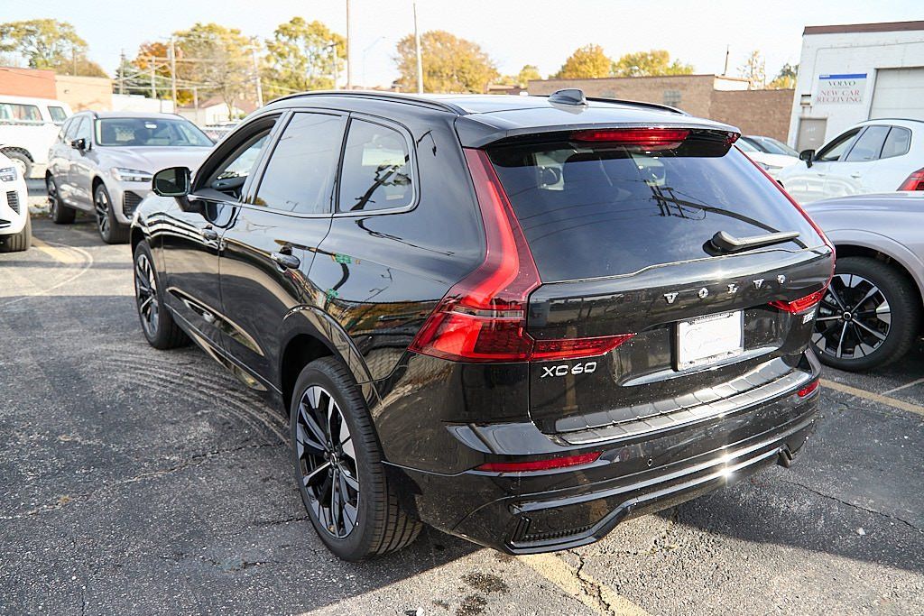 2026 VOLVO XC60 - Image 5