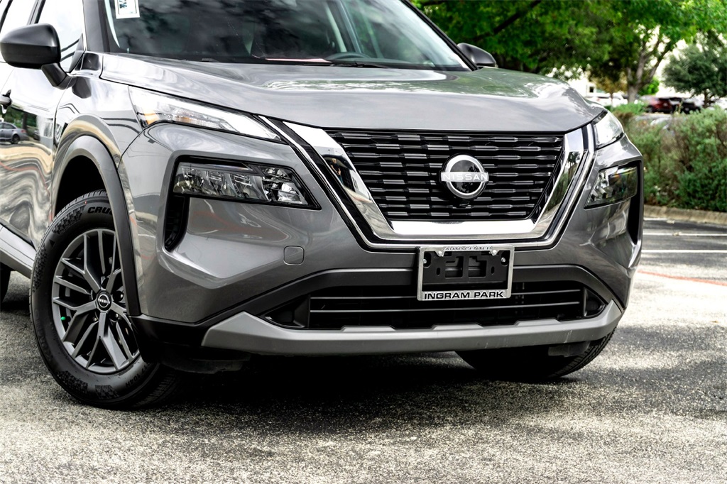 2023 Nissan Rogue S photo 2