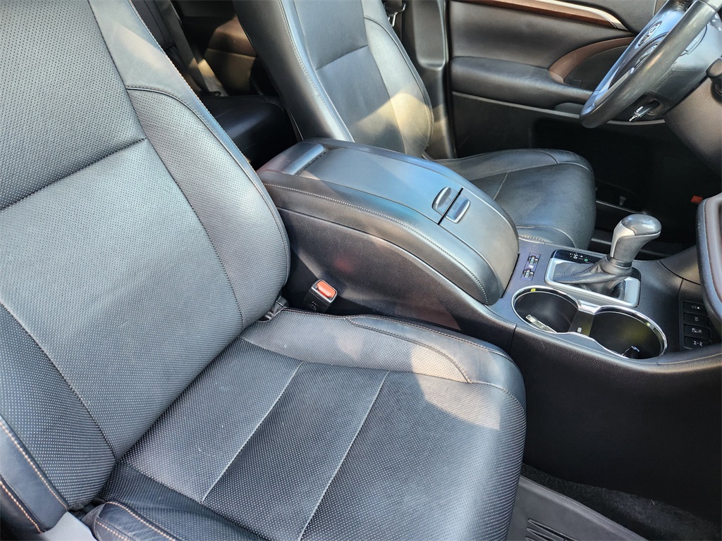 2014 Toyota Highlander Limited photo 10