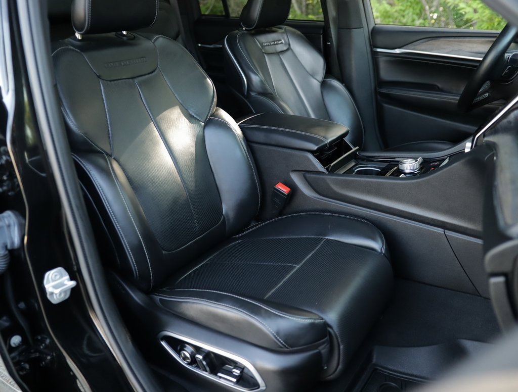 2022 Jeep Grand Cherokee Overland photo 37