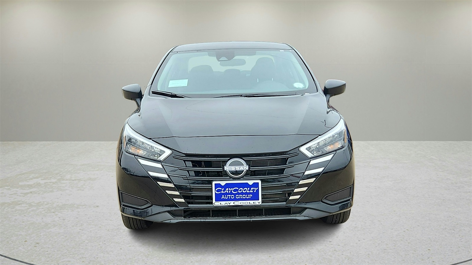 2025 Nissan Versa 1.6 S photo 2