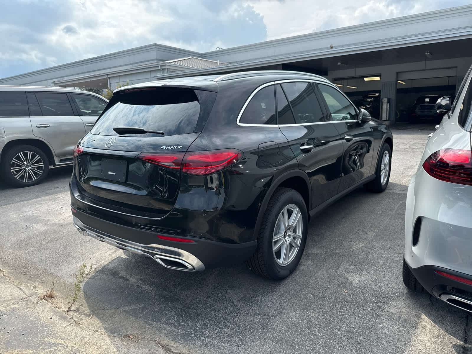 2026 Mercedes Benz GLC 300 4MATIC photo 5