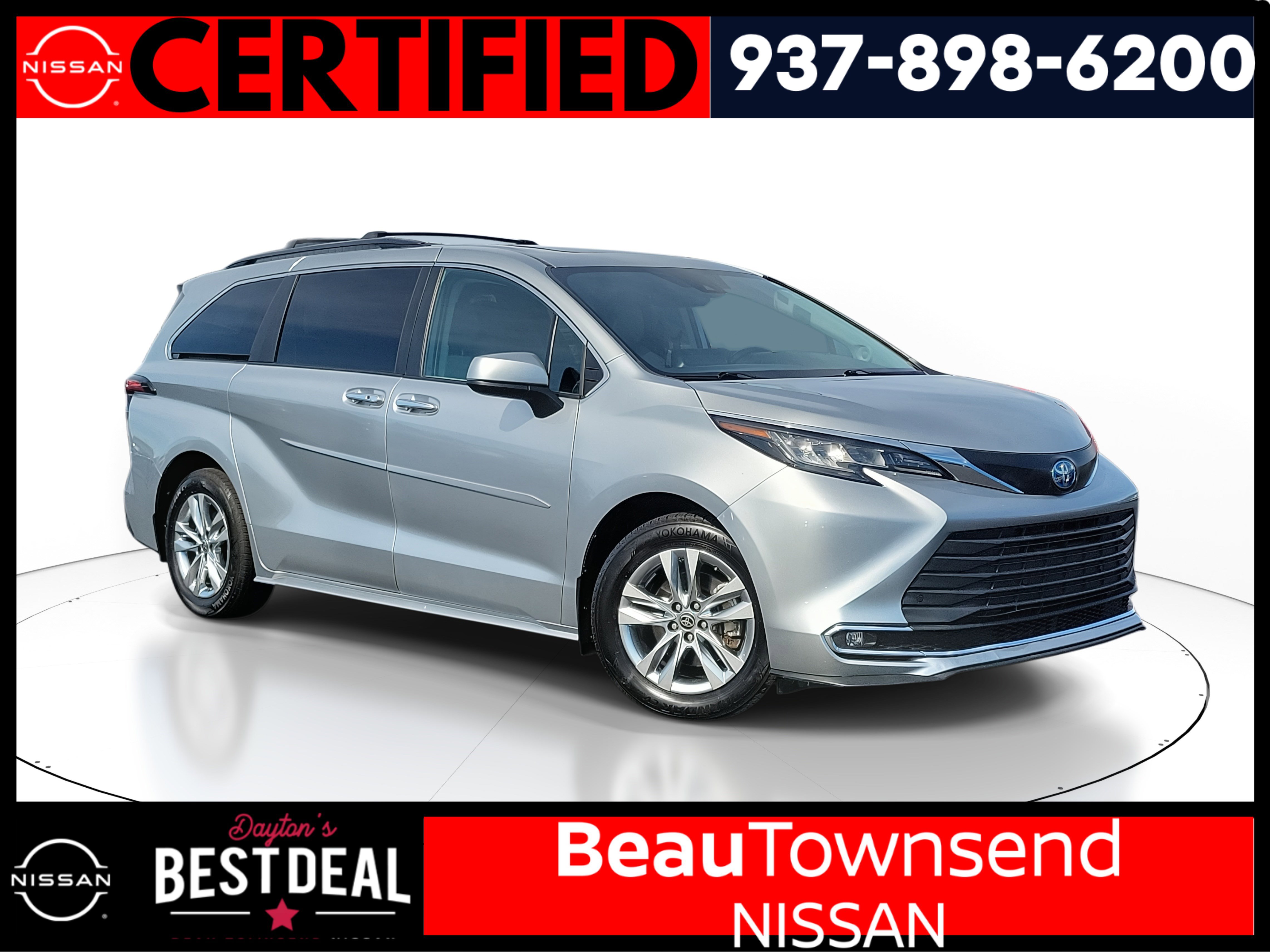 2022 Toyota Sienna XLE's photo