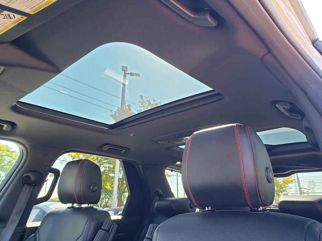 2018 Land Rover Discovery HSE photo 27