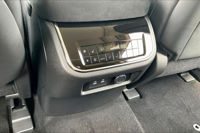 2026 Infiniti QX80 Luxe photo 34