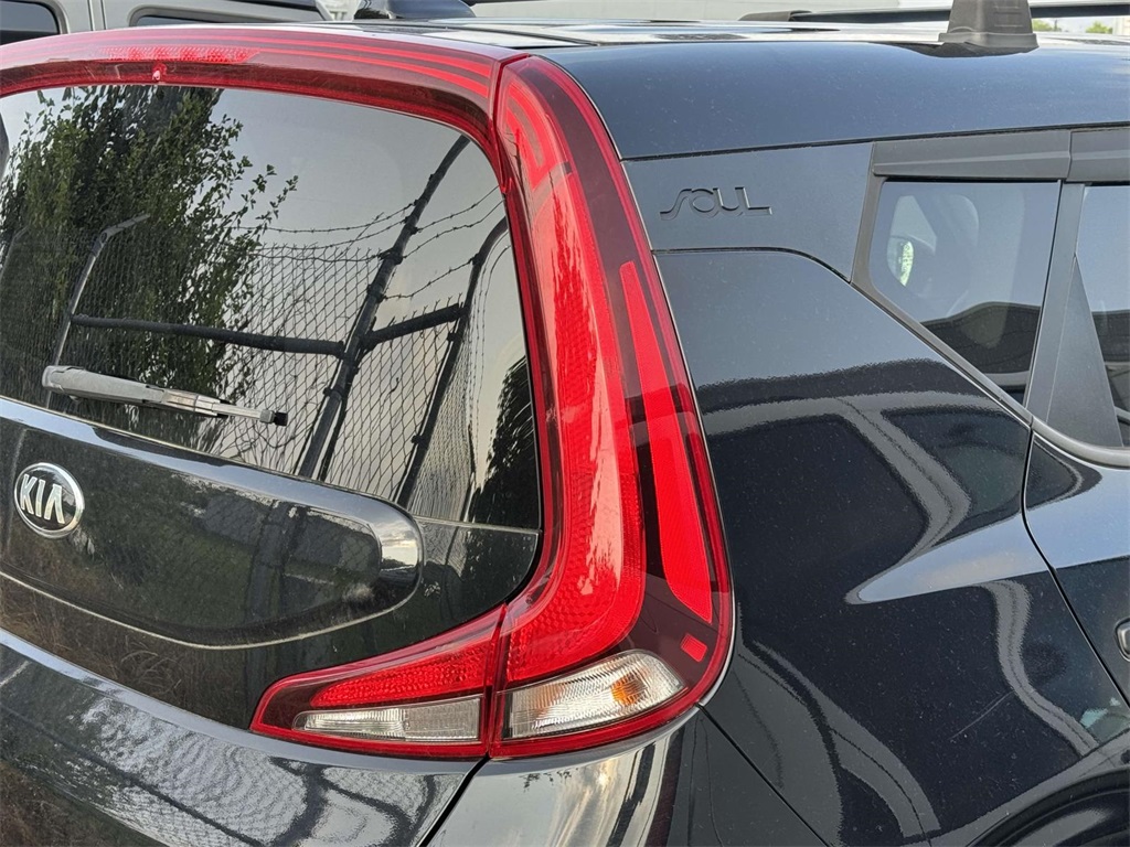2021 Kia Soul LX photo 8