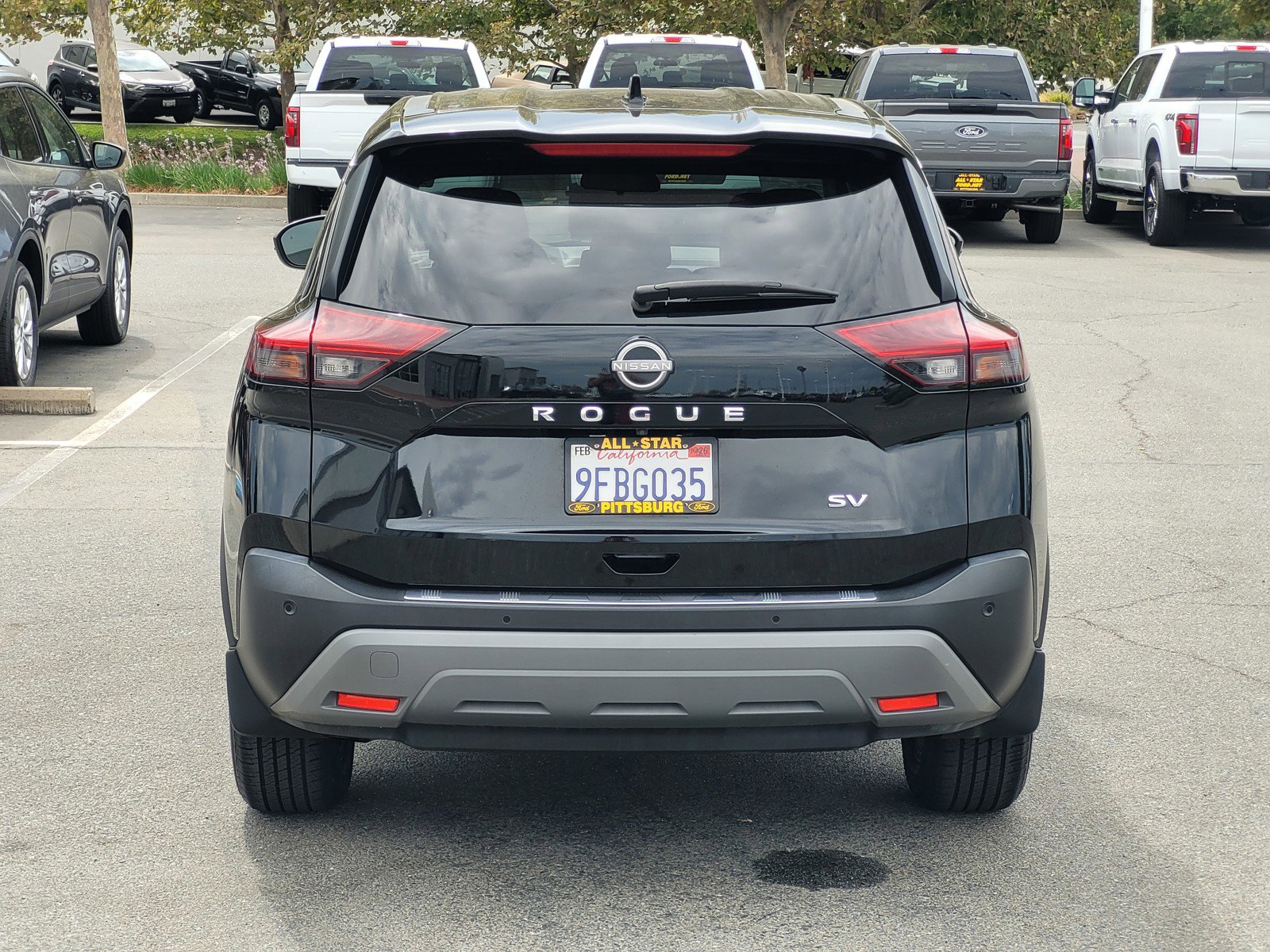 2023 Nissan Rogue SV photo 4