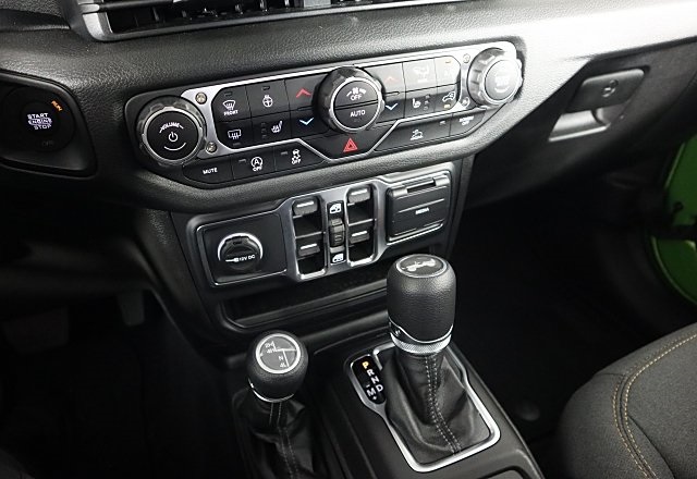 2025 Jeep Wrangler Sport S photo 13