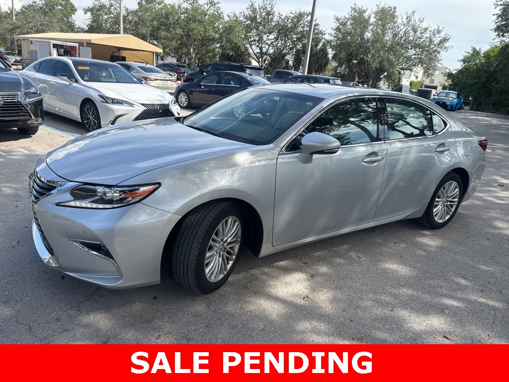 2017 Lexus ES 350 photo 3