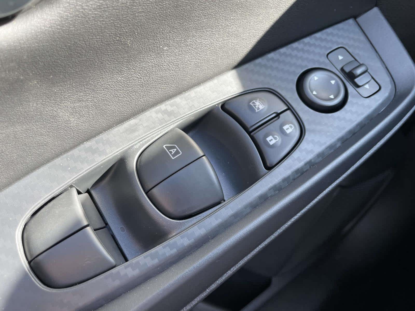 2025 Nissan Sentra SV photo 21