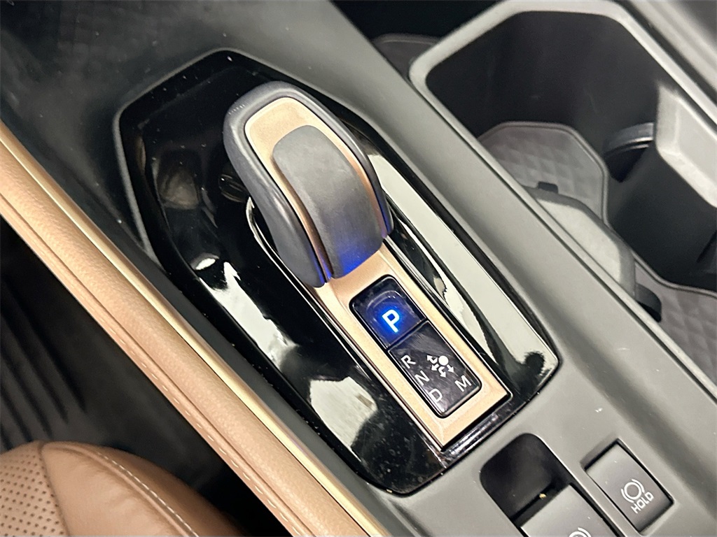 2024 Toyota Highlander Hybrid Platinum photo 23