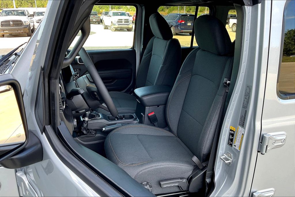 2024 Jeep Wrangler Willys photo 14