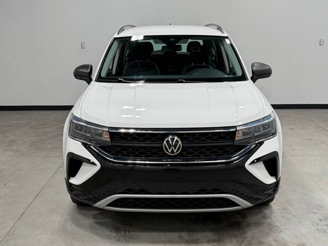 2022 Volkswagen Taos S photo 2