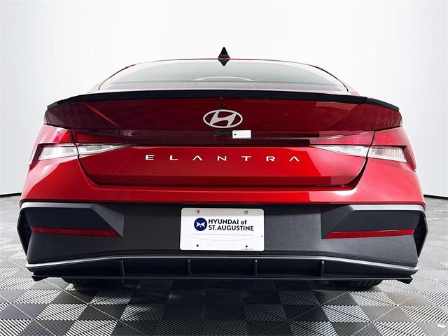 2025 Hyundai Elantra SEL Sport photo 5