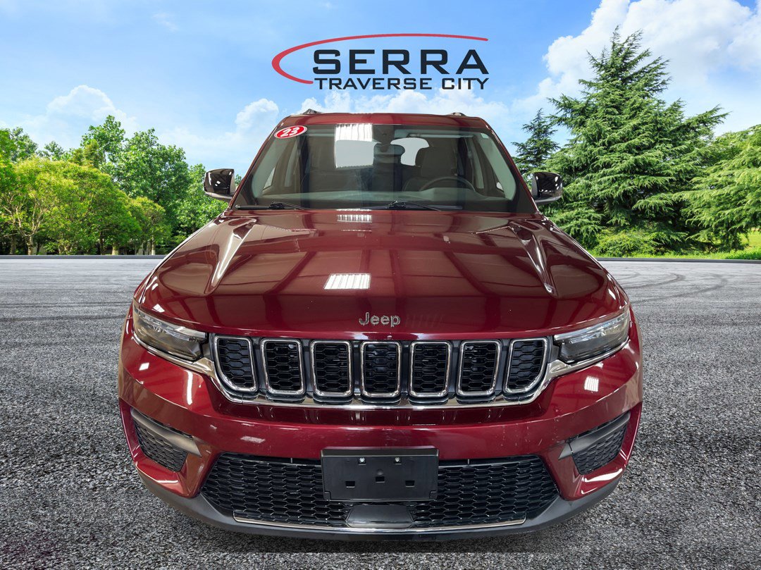 2023 Jeep Cherokee Laredo photo 2