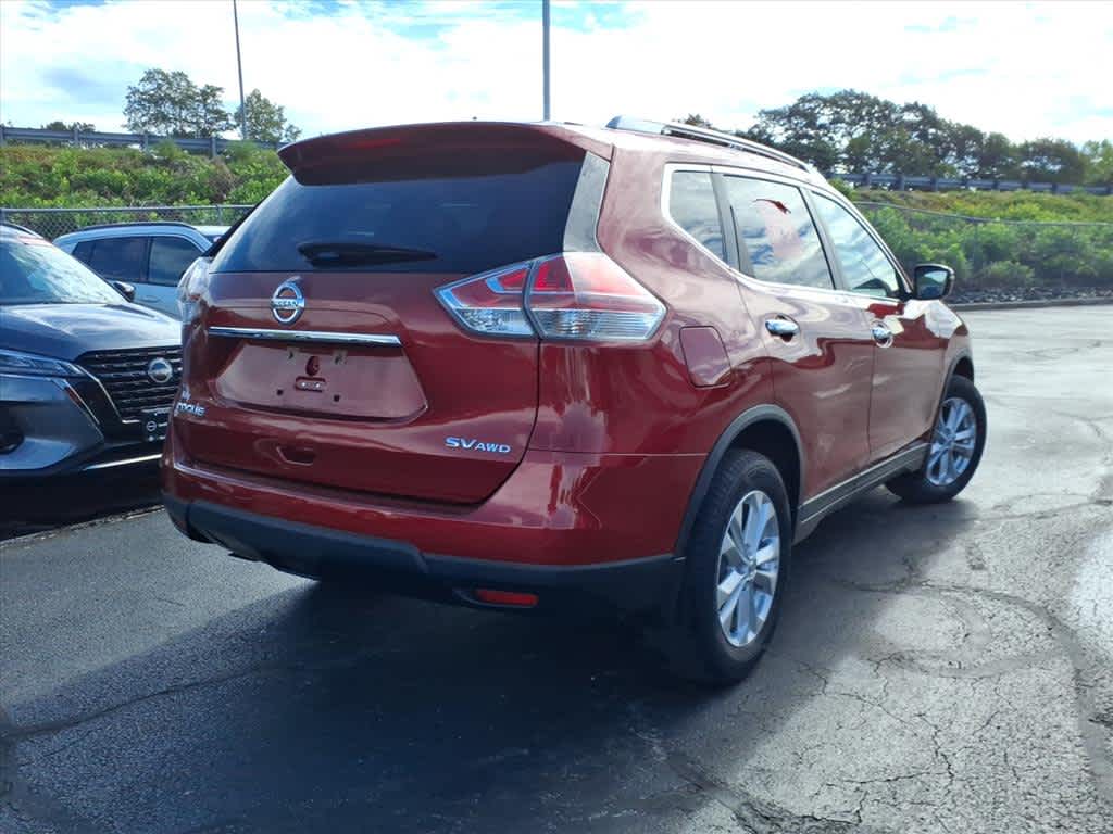 2015 Nissan Rogue SV photo 5