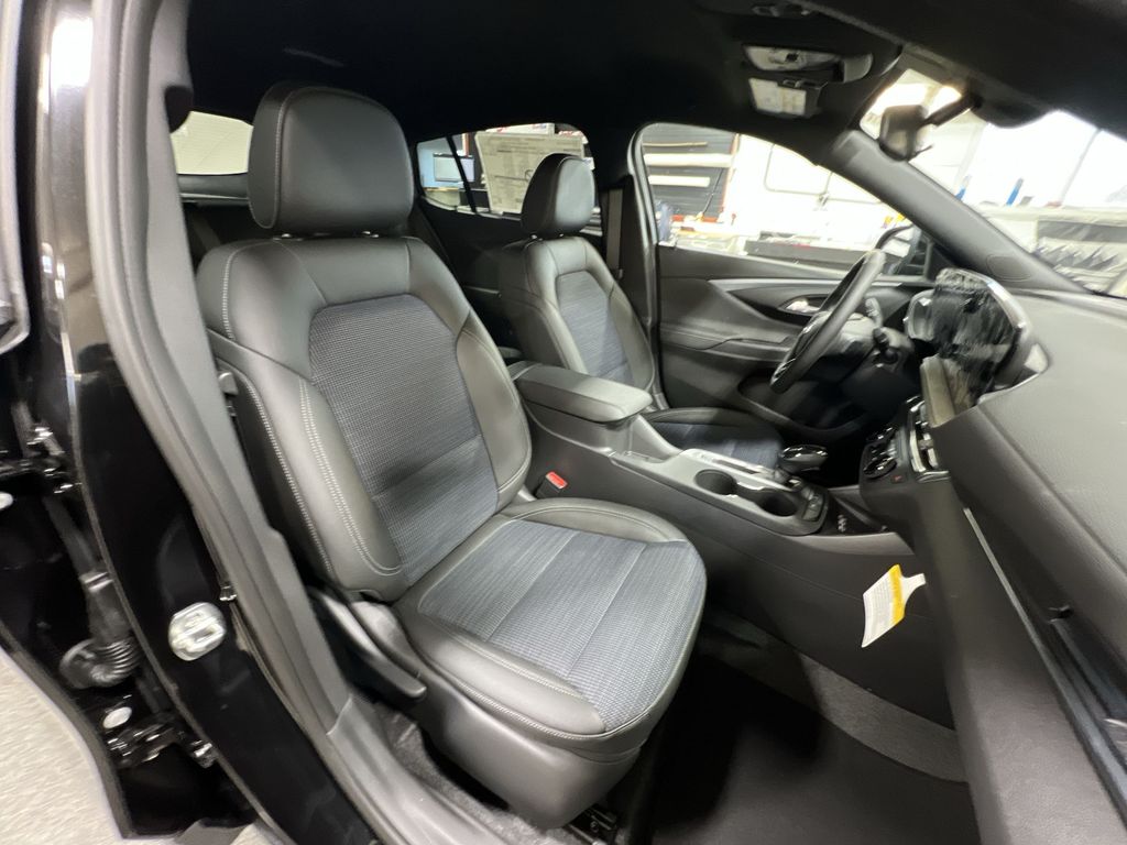 2025 Buick Envista Preferred photo 24