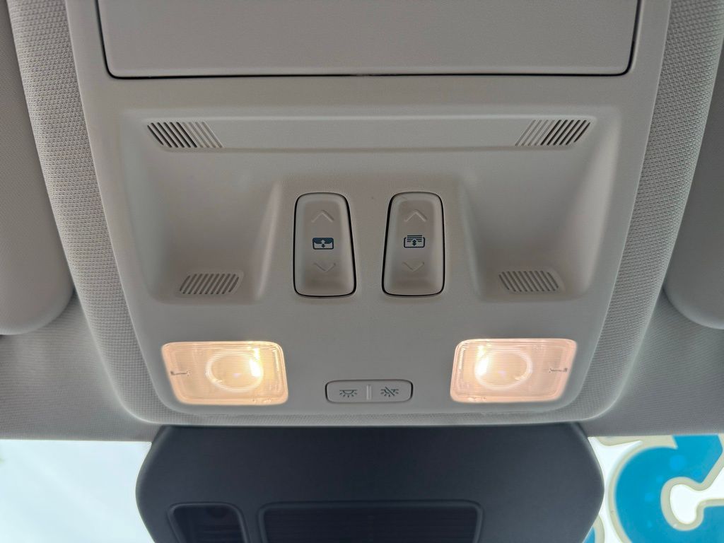 2022 Ford Escape SEL photo 24