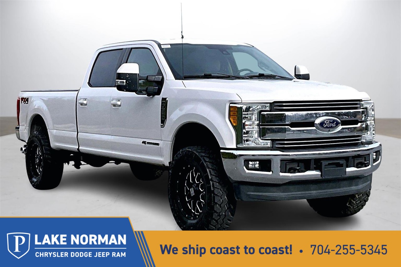 2017 Ford F-350 Super Duty Lariat's photo