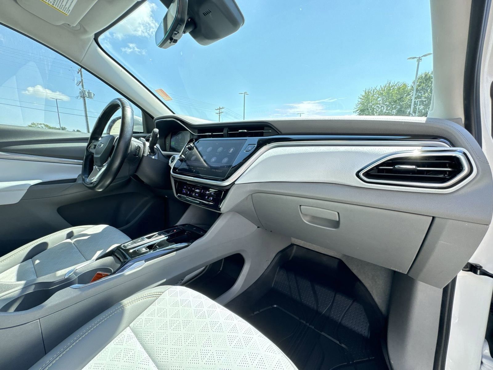 2022 Chevrolet Bolt EUV Premier photo 11